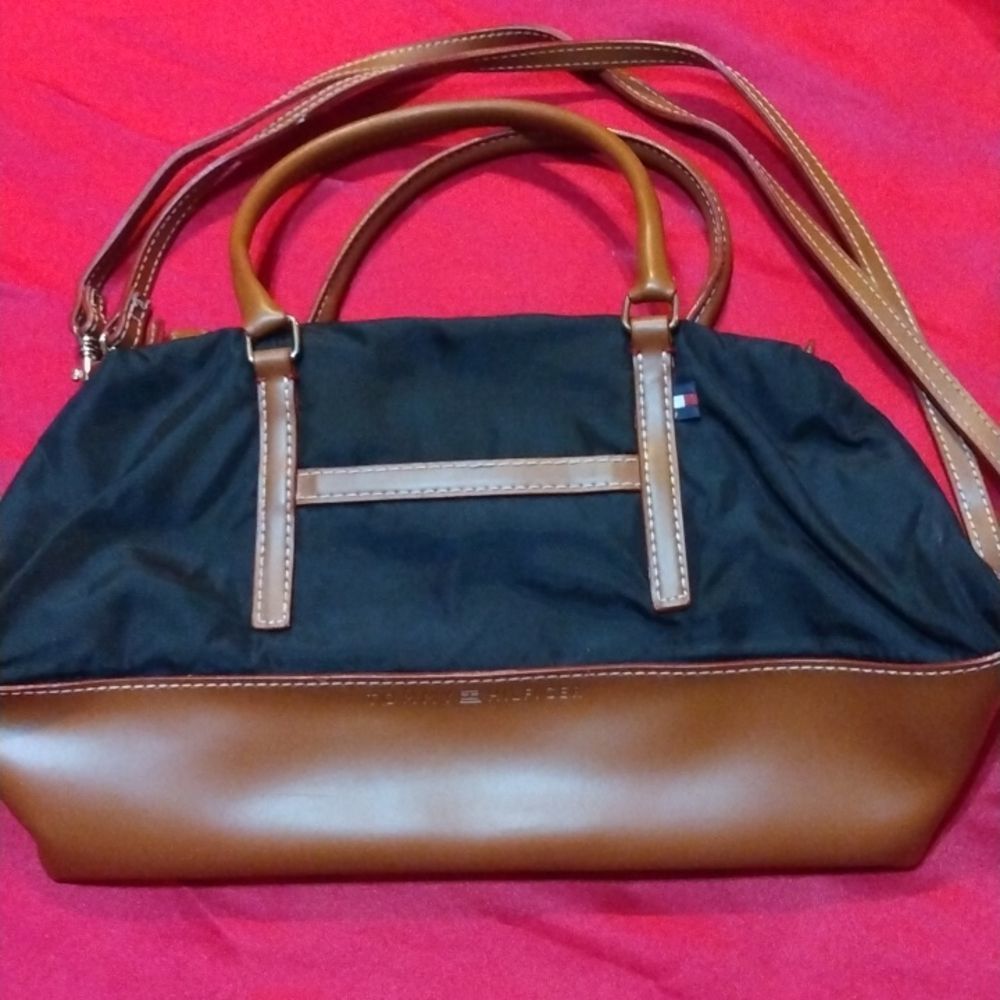 Tommy Hilfiger Women's Purse Shoulder Bag Handbag With Strap